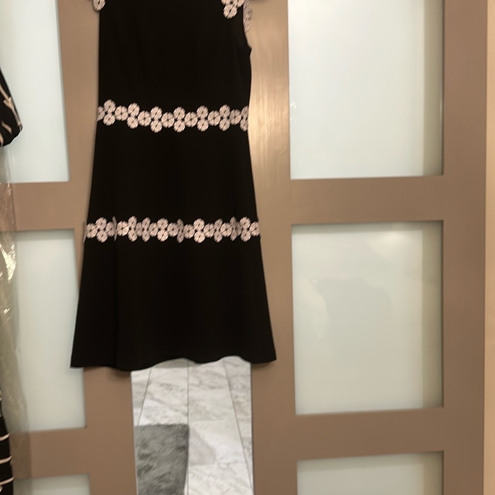 Karl Lagerfeld Black and White Floral Lace Trim  Sheath Dress